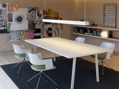 Mesa y sillas de reuniones. Muebles de oficina
