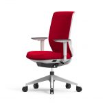 Silla de oficina ergonómica en color rojo y blanco