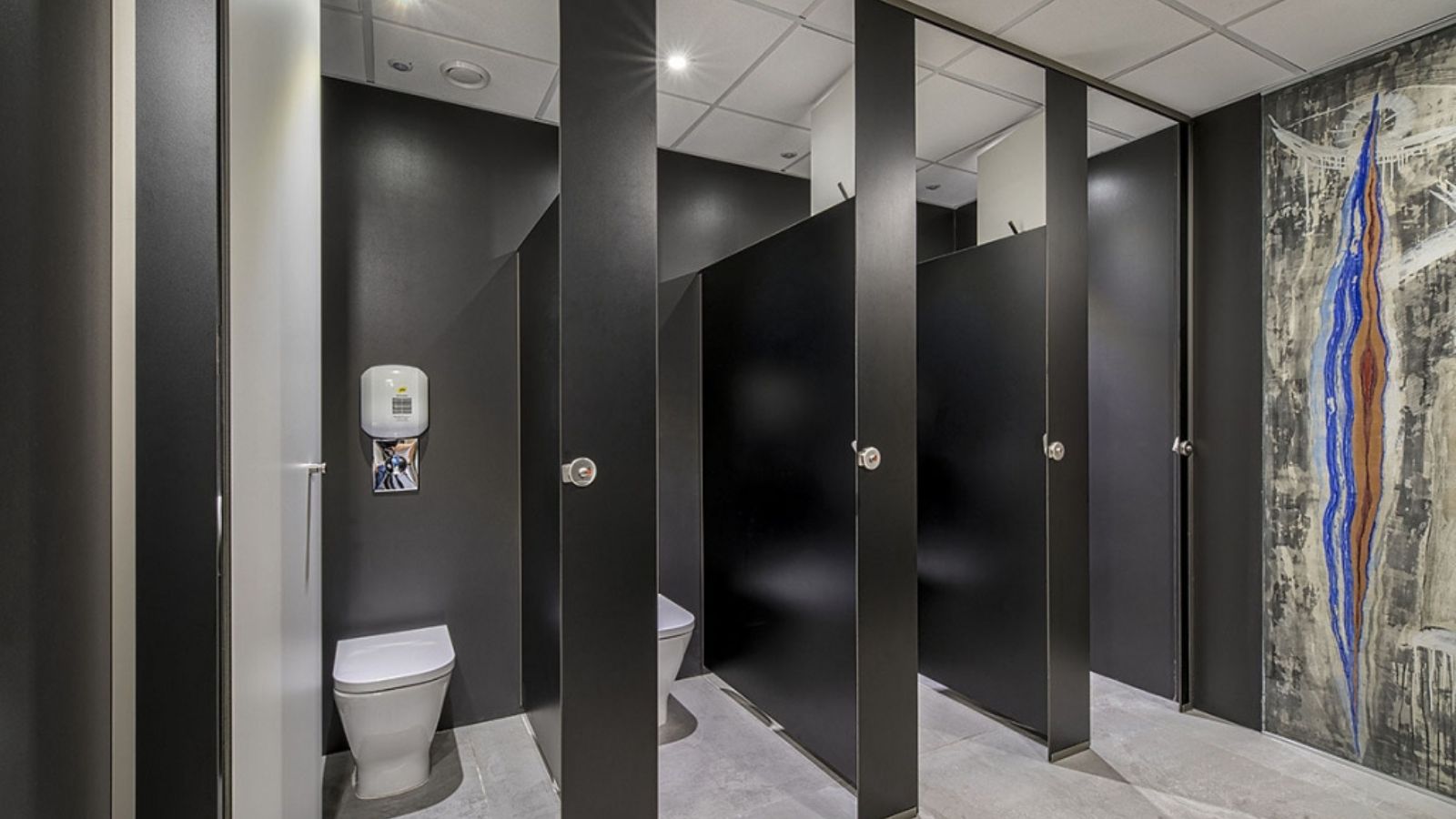 Cabinas con cerramiento total hasta el techo